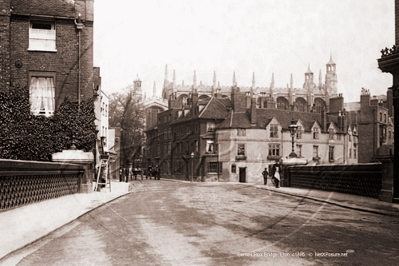 Picture of Berks - Eton, Barnes Pool Bridge c1895 - N4454