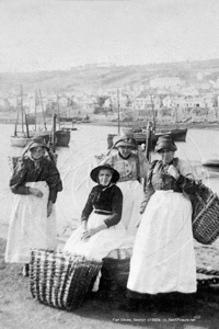 Picture of Cornwall - Newlyn, Fishwives c1900s - N4463