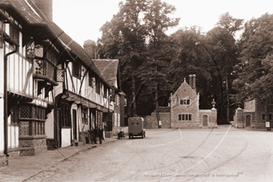 Picture of Kent - Canterbury, Chilham, The Square and Castle Gateway c1938 - N4486