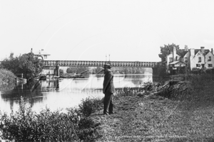 Picture of Berks - Caversham, Caversham Bridge c1890s - N4503