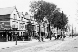 Caversham Road, Reading in Berkshire c1900s