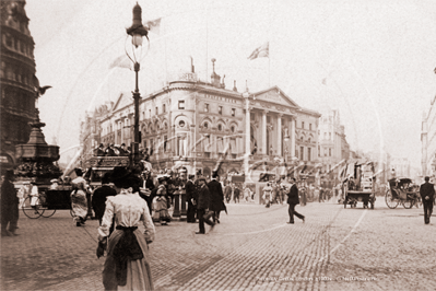 Piccadilly Circus in London c1900s