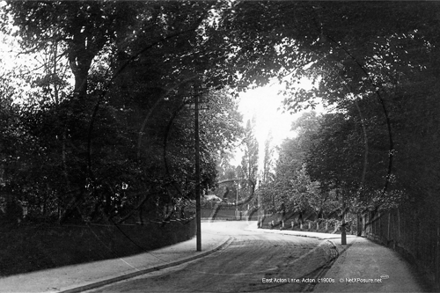 Picture of London, W - Acton, East Acton Lane 1910s - N1472