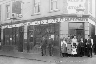 Picture of Middx - Teddington, Walpole Road, Masons Arms Public House c1900s - N4983