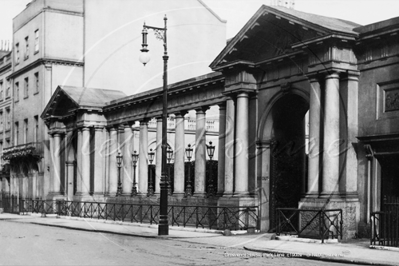 Grosvenor House, Park Lane in Central London c1900s