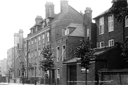 Vale Avenue now called The Vale, South Kensington in London c1910s