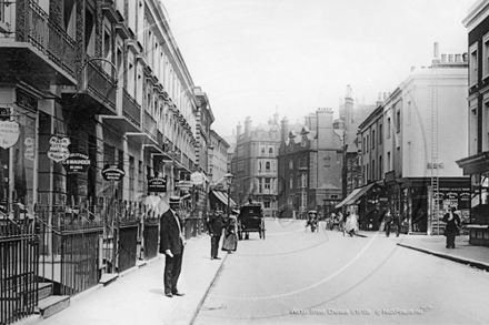 Walton Street, Chelsea in South West London c1910s