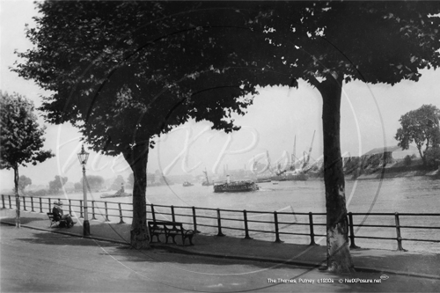 Putney by the Bridge, Putney in South West London c1930s